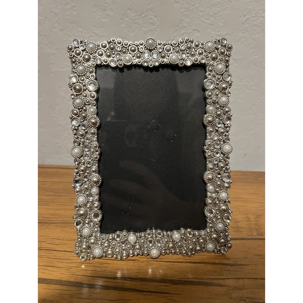 Retro Y2K 4x6 Metallic Silver Pearl Accented Picture Frame - Tabletop